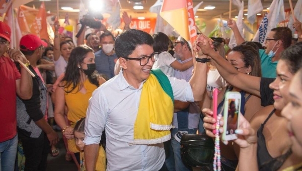 Dr. Jenilson Leite registra candidatura ao Senado Federal